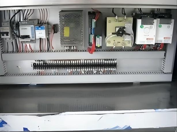 High Technology Self Adhesive Sticker Labeling Machine for Flat Bottle