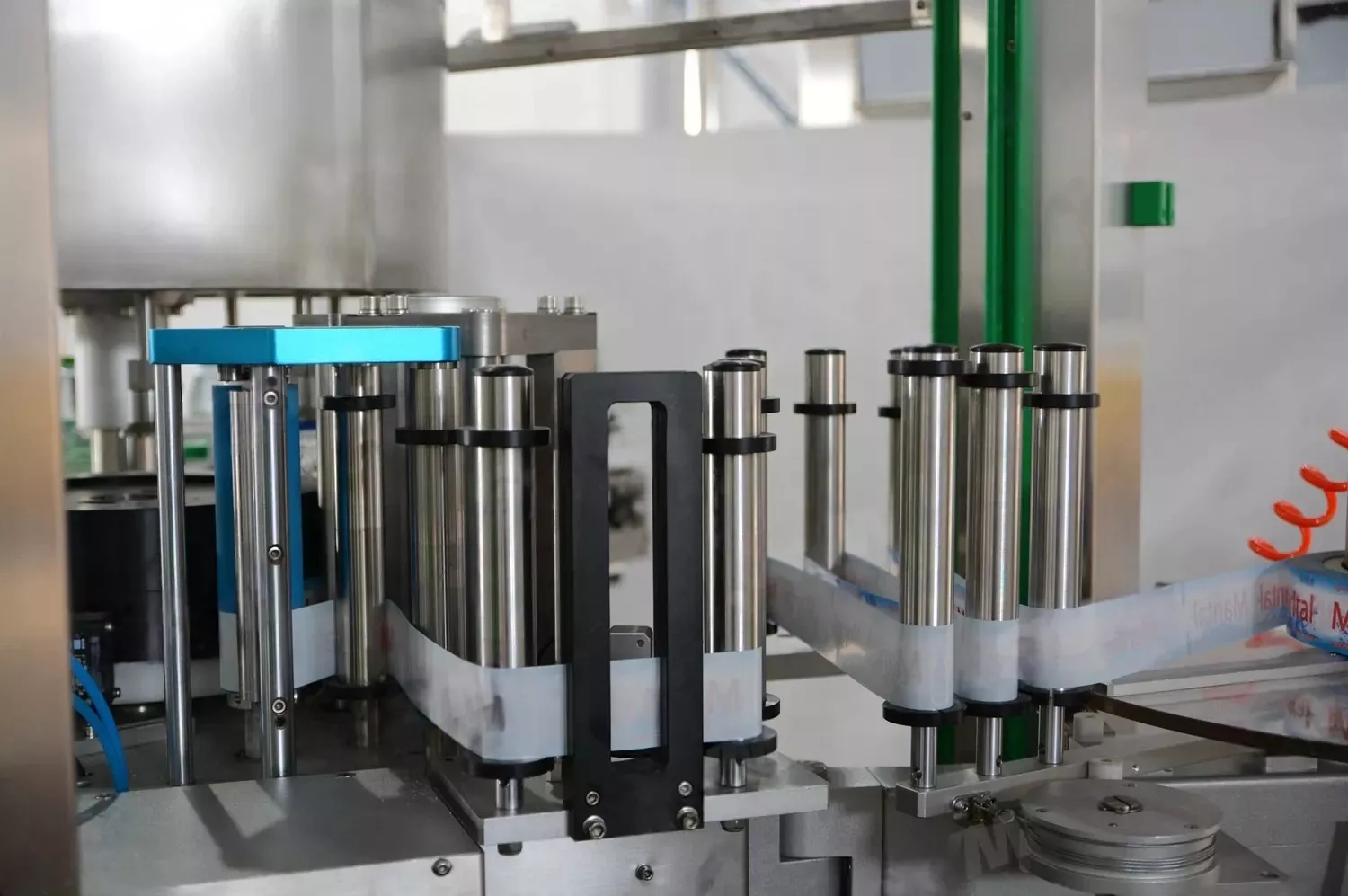 Automatic OPP Hot Melt Bottle Labeling Machine